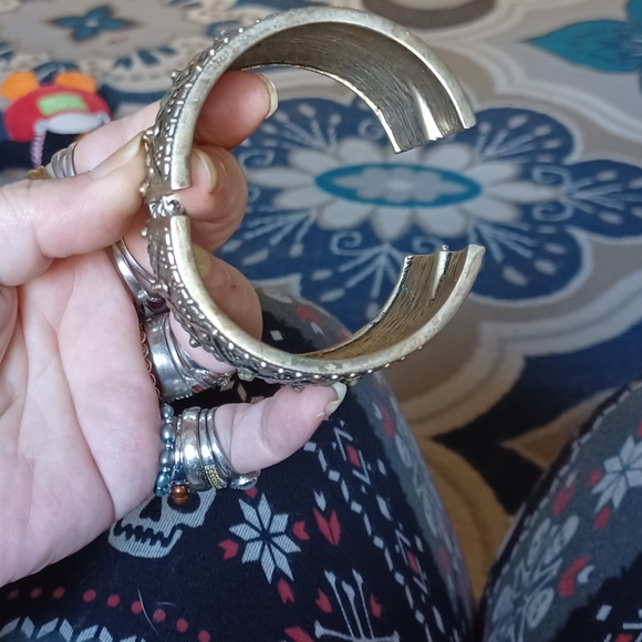 Silver Bangle Chunky Bracelet - Picture 4 of 5